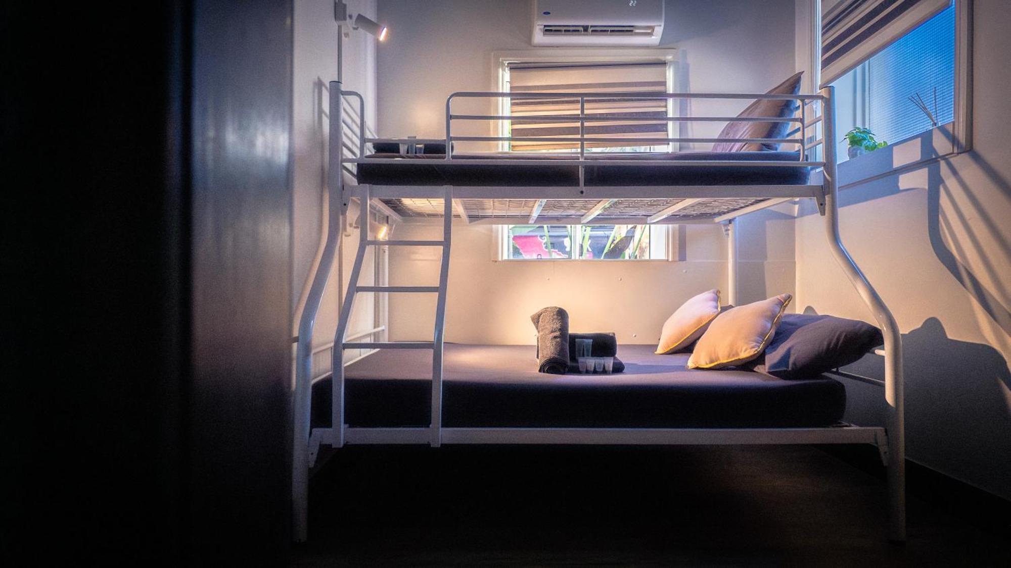 Хостел Brisbane Quarters Экстерьер фото